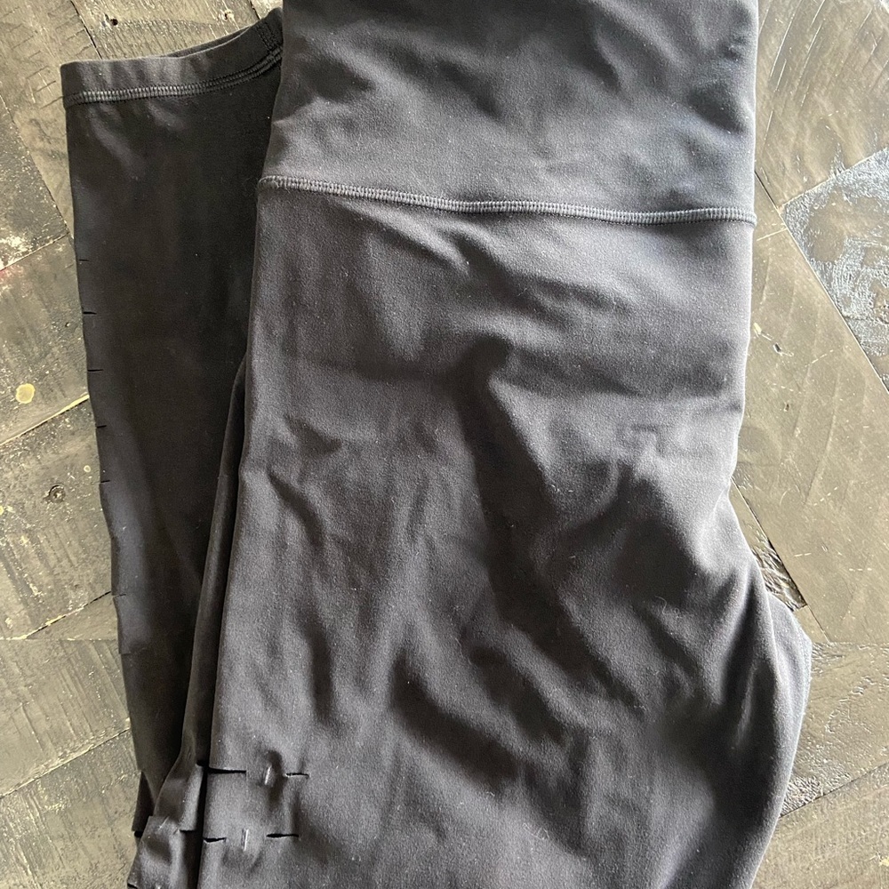 Athleta black cut out leggings 7/8 length - Picture 2 of 4